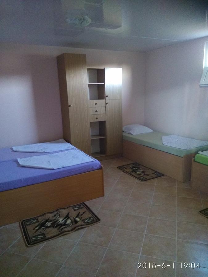 Джага-Джага Zaliznyi Port Luaran gambar